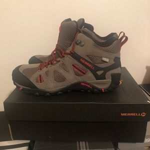 Merrell hiking winter boots size 11